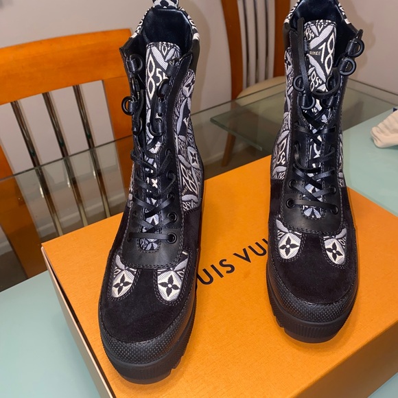 Louis Vuitton Suede Calfskin Platform Desert Boots (1854 collection) - Picture 1 of 7